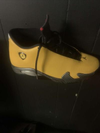 Jordan 14s Ferrari yellow - Thumbnail 3