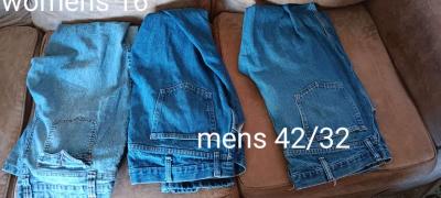 womens shorts and one pair of womens pants and two mens - Thumbnail 2