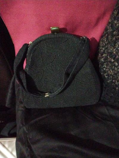 VINTAGE 1940S AND 1950S PURSES - Thumbnail 3
