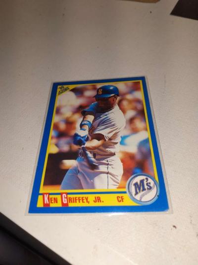 1992 score card number 560 Ken Griffey Jr - Thumbnail 1