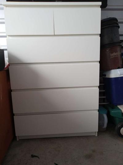 Chest of drawers - Concord, North Carolina