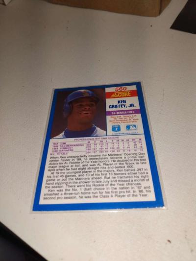 1992 score card number 560 Ken Griffey Jr - Thumbnail 2