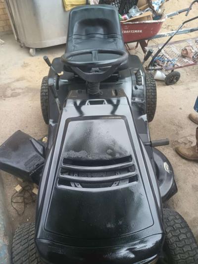 Murray 5 speed mower - Thumbnail 4