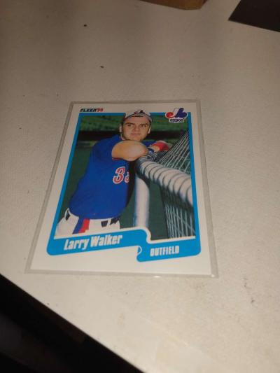 1990 Fleer used card Larry Walker rookie card - Thumbnail 1