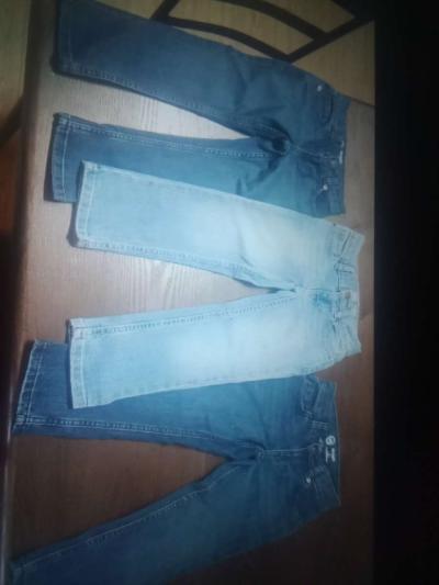 I got three pairs kids pants for a boy size 4 - Thumbnail 1