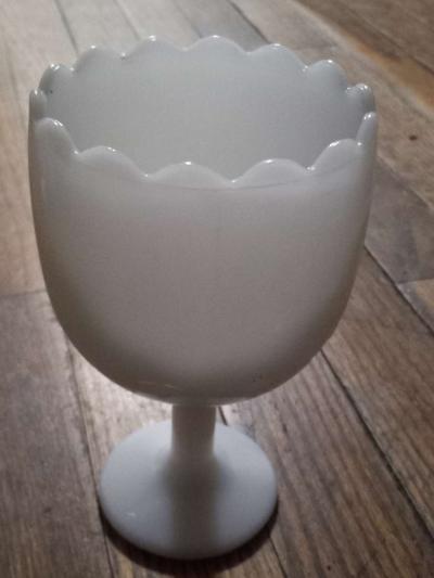 Vintage milk glass goblet - Thumbnail 2
