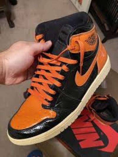 shattered backboard Jordan Ones - Thumbnail 2