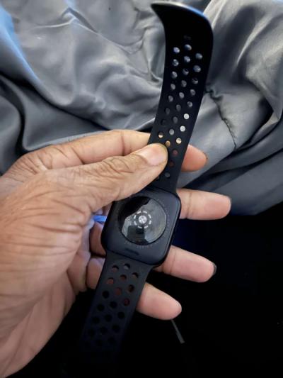Apple Watch - Thumbnail 2