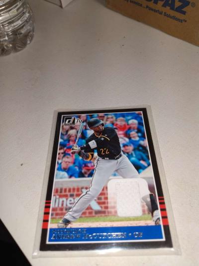 2019 panini Andrew McCutchen Jersey relic - Thumbnail 1