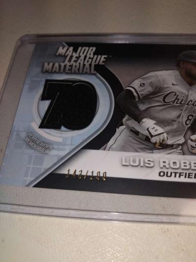 2021 Topps Luis Robert relic - Thumbnail 2
