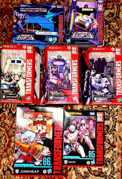 MIXED TOY LOT TRANSFORMERS AND GIJOE