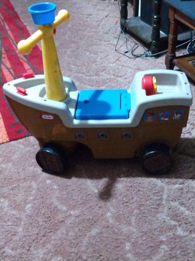 PIRATE SHIP KIDS RIDING TOY