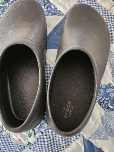 womans croc style black work shoes - Thumbnail 2