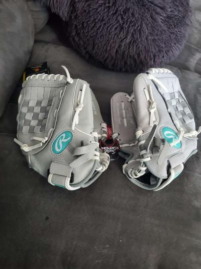 dos guantes de beisbol - Houston, Texas