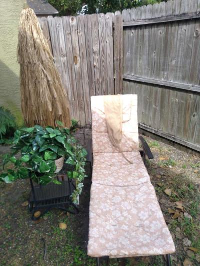 Tiki Umbrella and lounger - Thumbnail 4