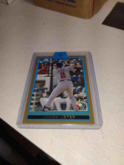 Topps 2009 Derek Jeter gold border - Thumbnail 1