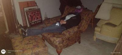 free furniture and more call or come take a look - Thumbnail 6