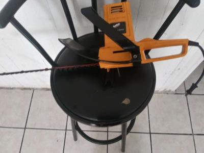 electric hedge trimmer - Thumbnail 2