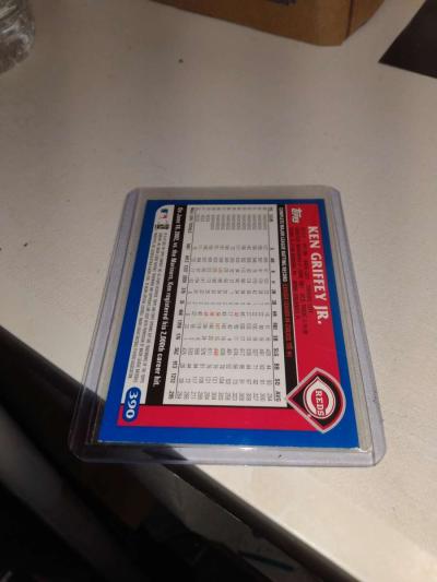 2003 Topps Ken Griffey Jr card number 390 - Thumbnail 2