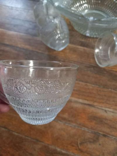 vintage 1960s glass punch bowl with 12 cups - Thumbnail 2