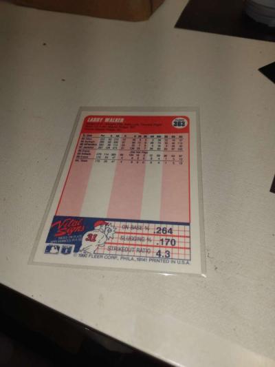 1990 Fleer Larry Walker rookie card - Thumbnail 2