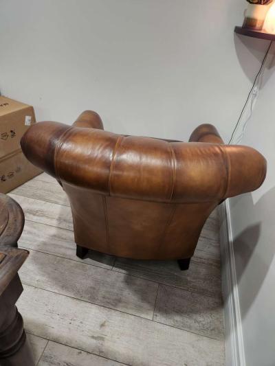 leather couch like new for offices rooms or rooms - Thumbnail 2