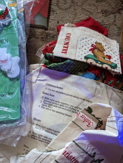 box of craft supplies - Thumbnail 2