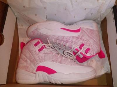 Jordan 12s hyper punch pink - Thumbnail 4