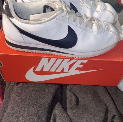 Size 7 and half used Nike Womens Classic Cortez Leathershoes - Thumbnail 2