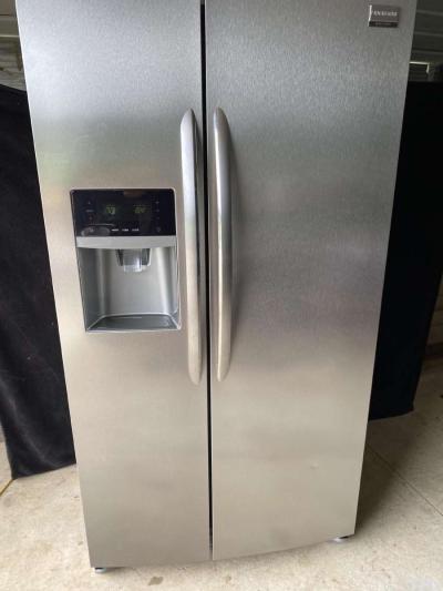 Frigidaire refrigerator 600 OBO