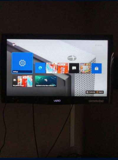 Xbox 1 s - Thumbnail 3