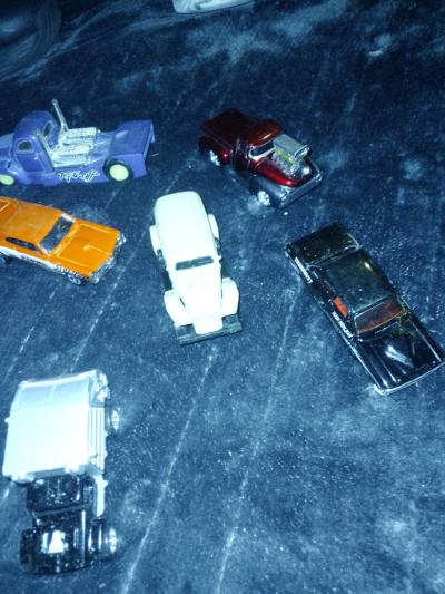 Nice variety of cars - Thumbnail 2