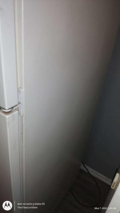 GE Refrigerator - Thumbnail 5