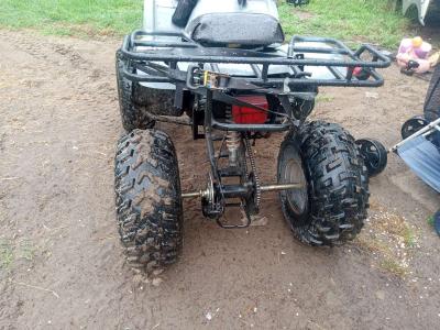 four wheeler a 300 nothing wrong with it runs great - Thumbnail 2