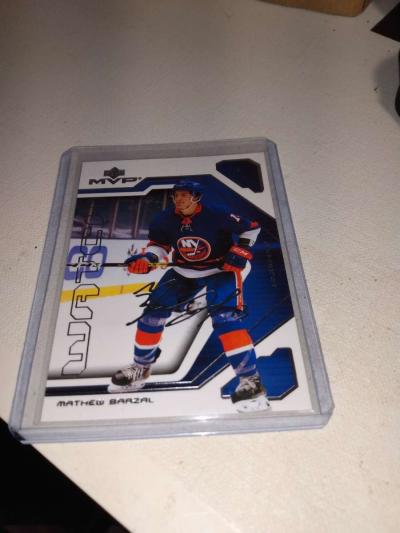 the MVP 2022 upper Deck autograph Matthew barzal - Thumbnail 1