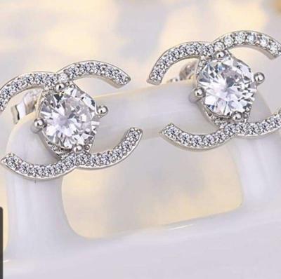 Inspired stud earrings - Thumbnail 2