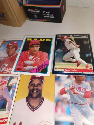 six card lot of Barry Larkin Hall of famer - Thumbnail 2