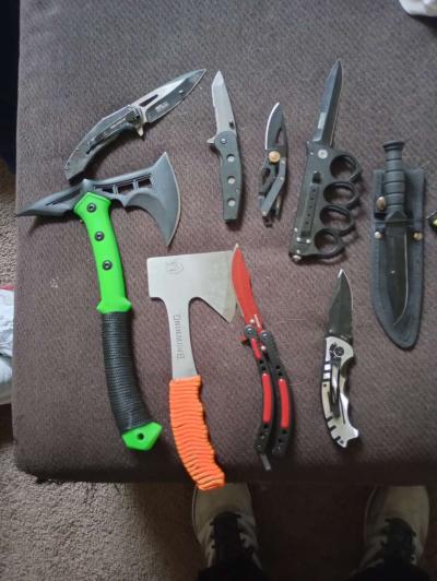 pocket knives hatchets