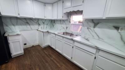 kitchen refinishing with epoxy resin - Thumbnail 2