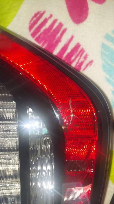 use parts taillight light right side - Thumbnail 3