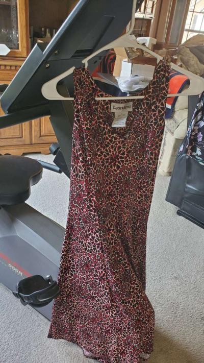 Variety of Ladies Dresses - Thumbnail 3