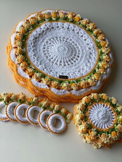 sousplat tulips in crochet 18 pieces for set table