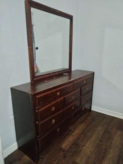 Dresser