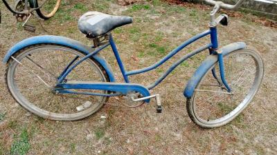 1970s Huffy Bike - Thumbnail 3