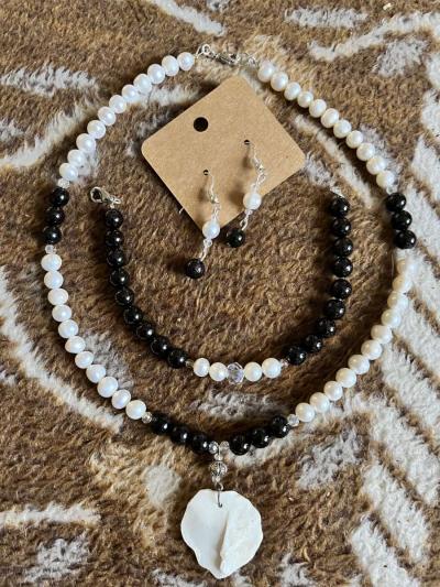 genuine garnet and pearl 3pc set for MOTHERS DAY - Fortuna, California