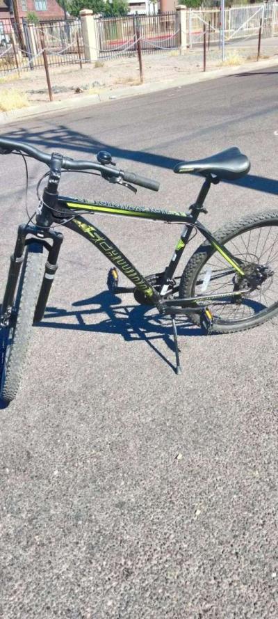 2016 Schwinn with disc brakes front and back - Thumbnail 2