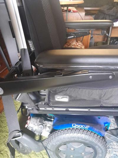 Q500  Quantum power mobilize wheelchair hubber round - Thumbnail 3