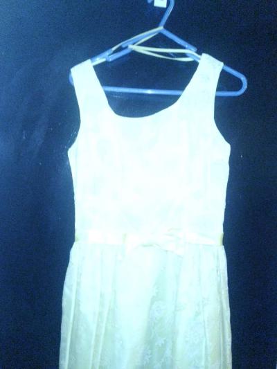 A Yellow Dress - Thumbnail 2