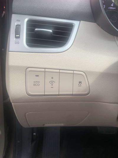 2016 Hyundai Elantra SE - Thumbnail 4