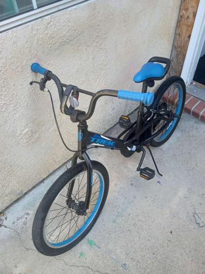 TREK Jet Series 20 Kids Bike 20 inch diameter tire - Thumbnail 2